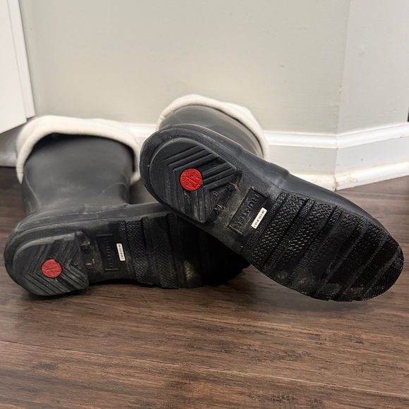 Hunter Black Original Tall Rain Boots with removable Welly socks - Picture 6 of 7